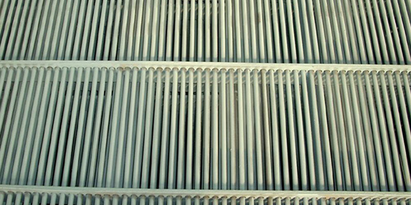 棒條與機(jī)體共頻振動(dòng)