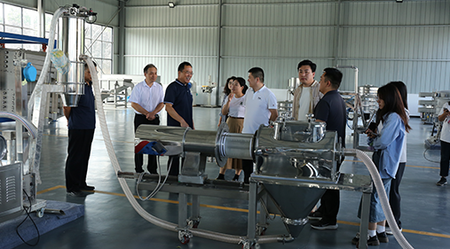 【頂端新聞】數(shù)智賦能新鄉(xiāng)造，看新鄉(xiāng)如何打響產(chǎn)業(yè)轉(zhuǎn)型新名片